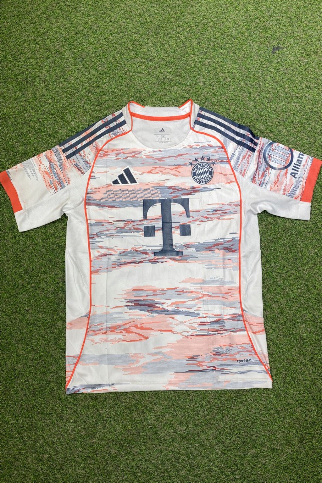 Camisa Bayern Munique Digital – Branco/Coral