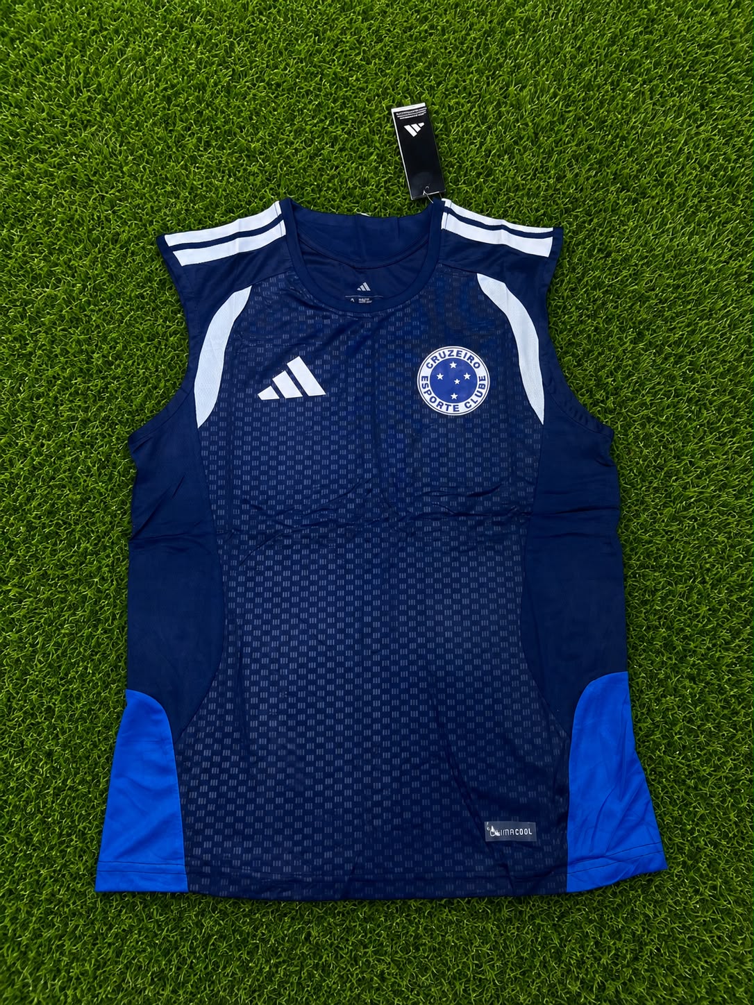 Camisa regata de treino do Cruzeiro Esporte Clube azul escuro 2026