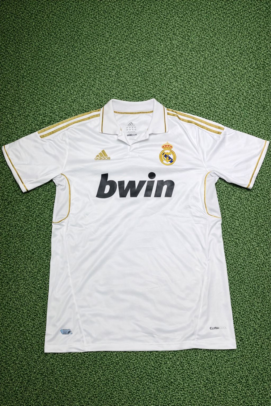 Camisa Retrô Real Madrid 2009/10 Adidas Bwin
