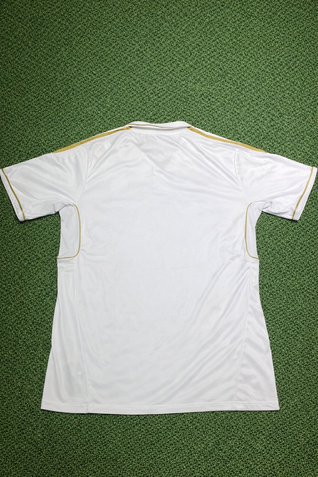 Camisa Retrô Real Madrid 2009/10 Adidas Bwin
