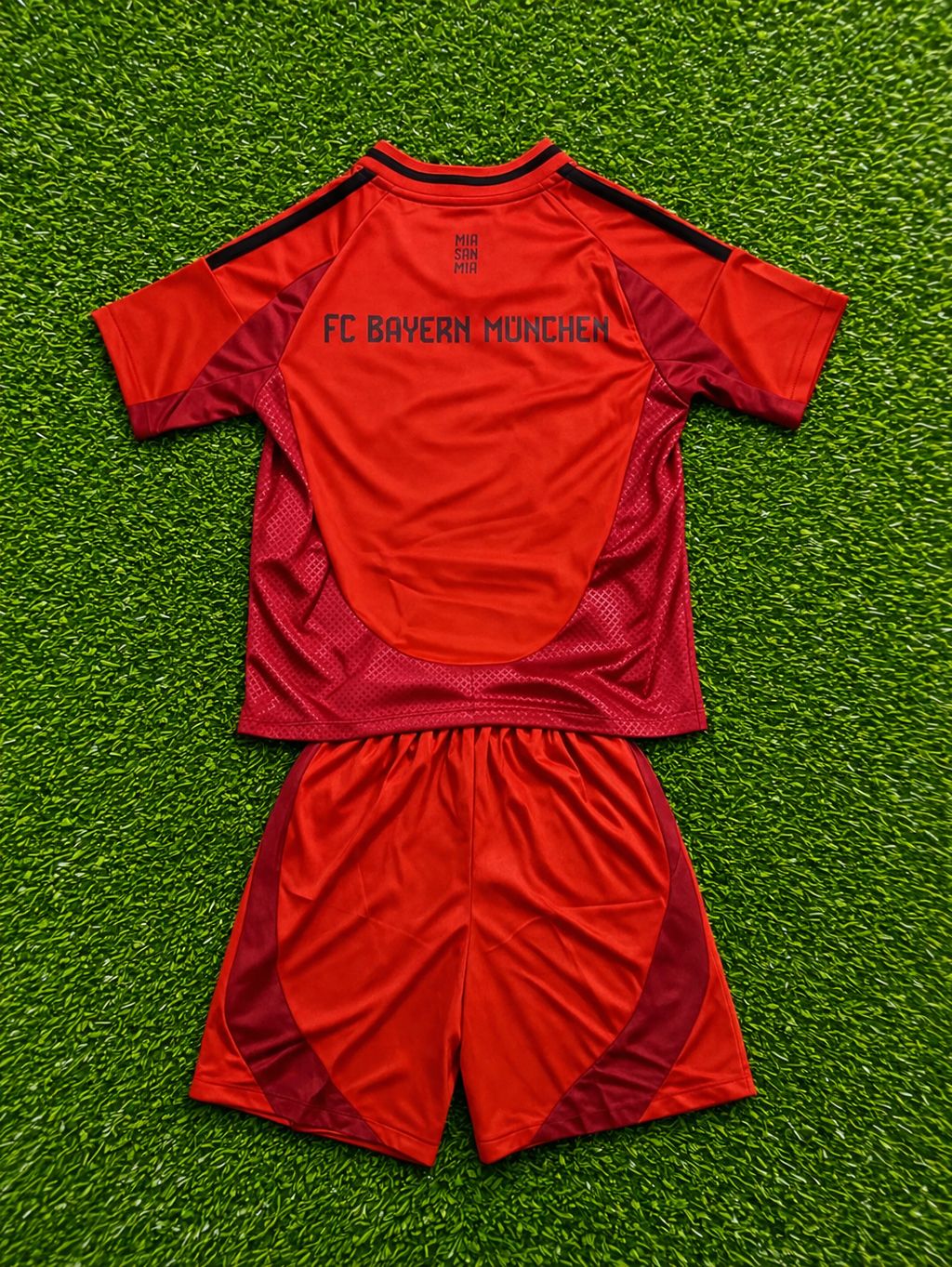Conjunto Infantil Bayern Munique