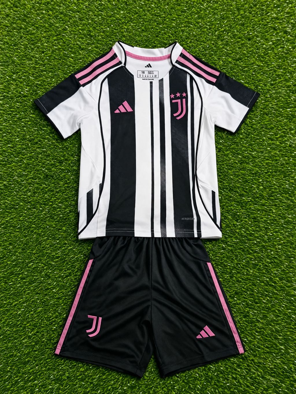 Conjunto Infantil Juventus Preto e Branco com Detalhes Rosa